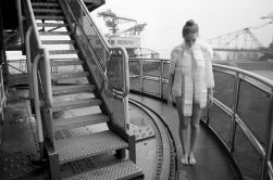 Fotoshooting in Ferropolis | Foto: Anna W | Design: Ragna N | Model: Sinia L