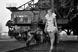 Fotoshooting in Ferropolis | Foto: Anna W | Design: Sarah G | Model:  Sophie L