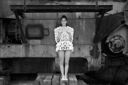 Fotoshooting in Ferropolis | Foto: Saskia B | Design: Sophie L | Model: Paula F